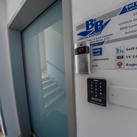 B&B Lamezia Airport Ламеция-Терме Экстерьер фото